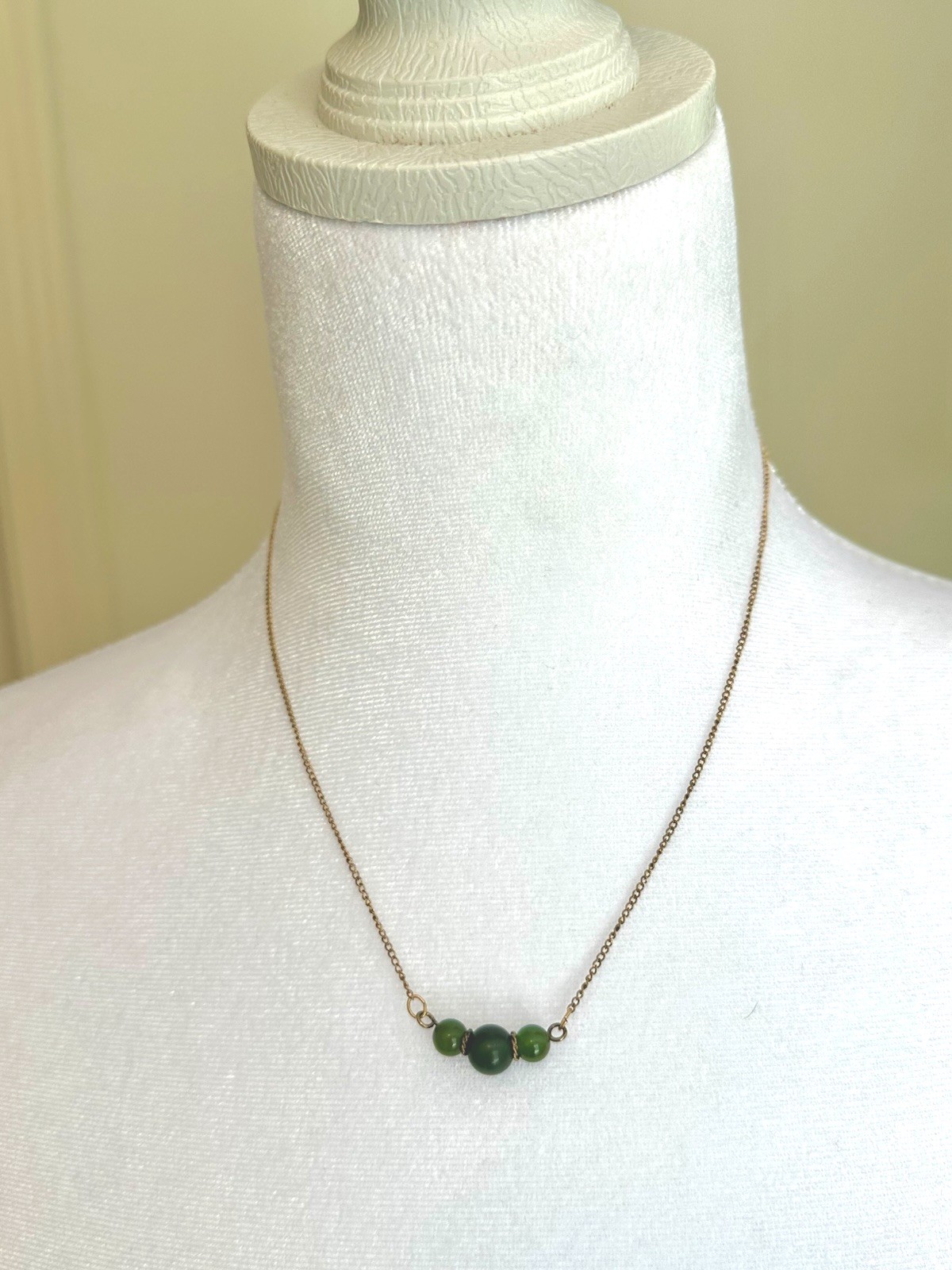 Vintage ELKA 1/20 12K Gold Filled Jade Bead Bar Necklace 14.5″ Curb Chain Signed