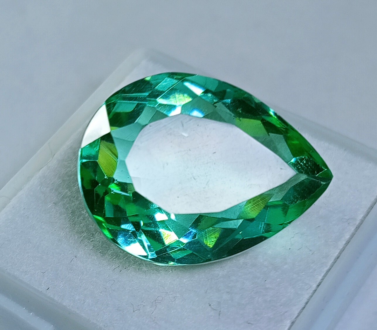 Pear Cut Light Green Topaz Gemstone 18-19Ct Certified Natural Brazilian JP262