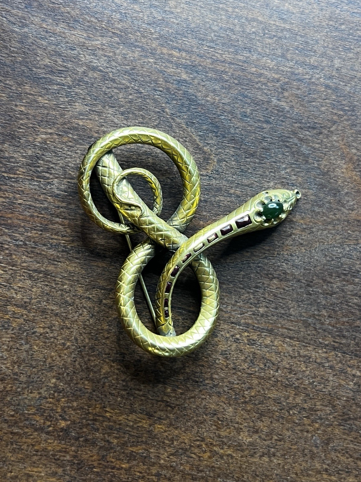 1985 Metropolitan Museum of Art MMA Gold Tone Snake Brooch Enamel Green Cabochon