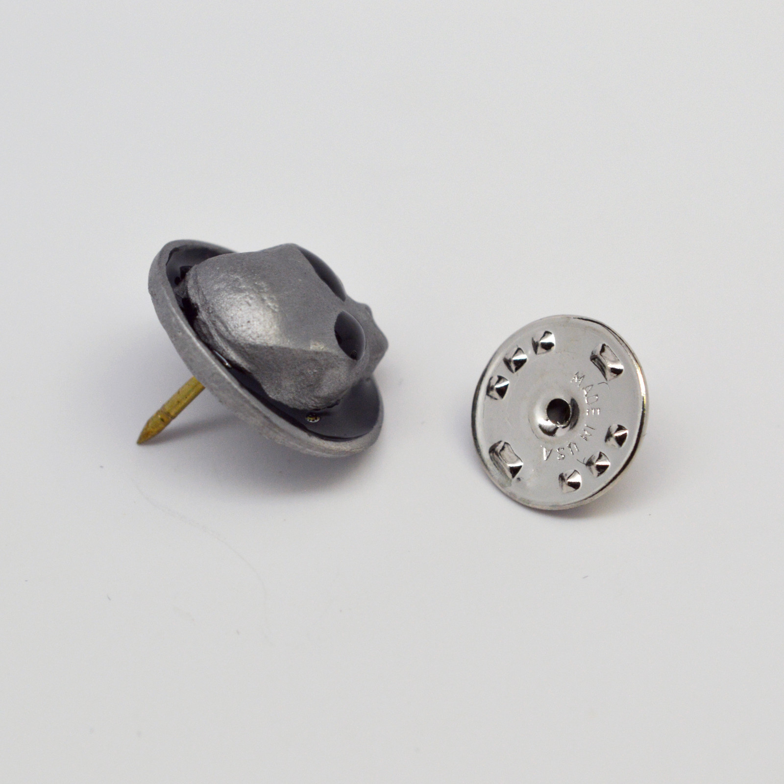 Round Alien Head Silver and Black Enamel Finish Tie Tack Jacket/Hat Pin P-25
