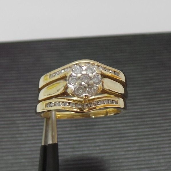 STUNNING 10K YG DIAMOND CLUSTER BRIDAL SET .60 tcw SZ 8 G122871 6.77 grams