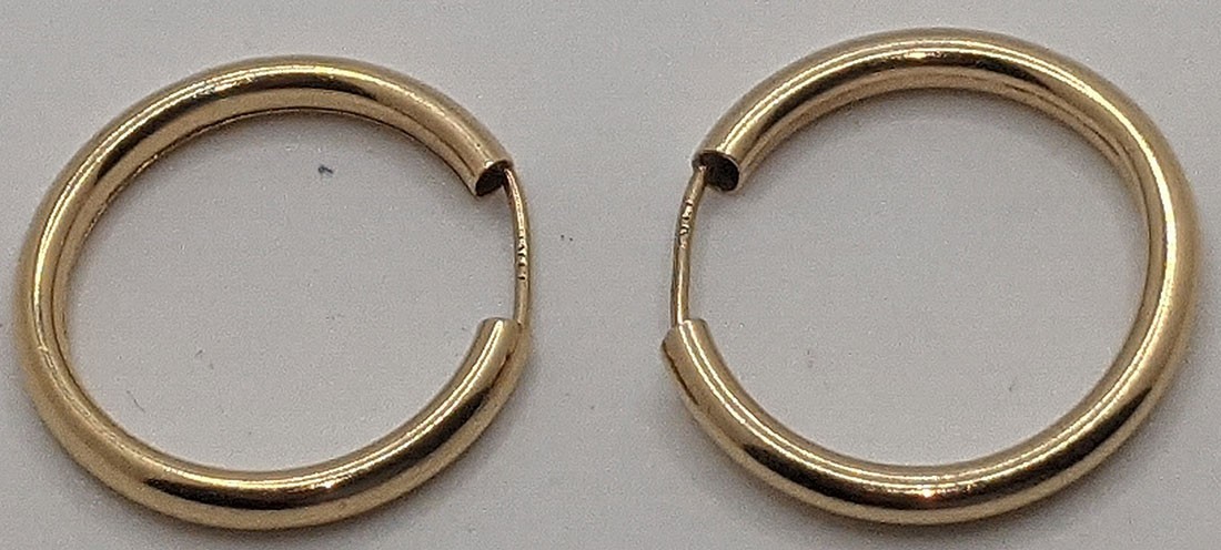 3.2 Grams 14K Solid Yellow Gold Hoop Earrings