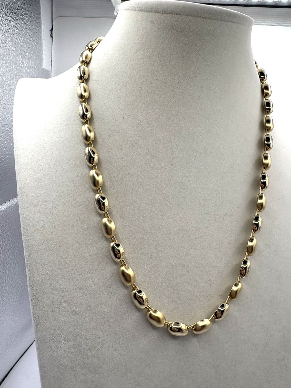 Gold Tone Smooth & Matte Gold Tone Oval Bead Link