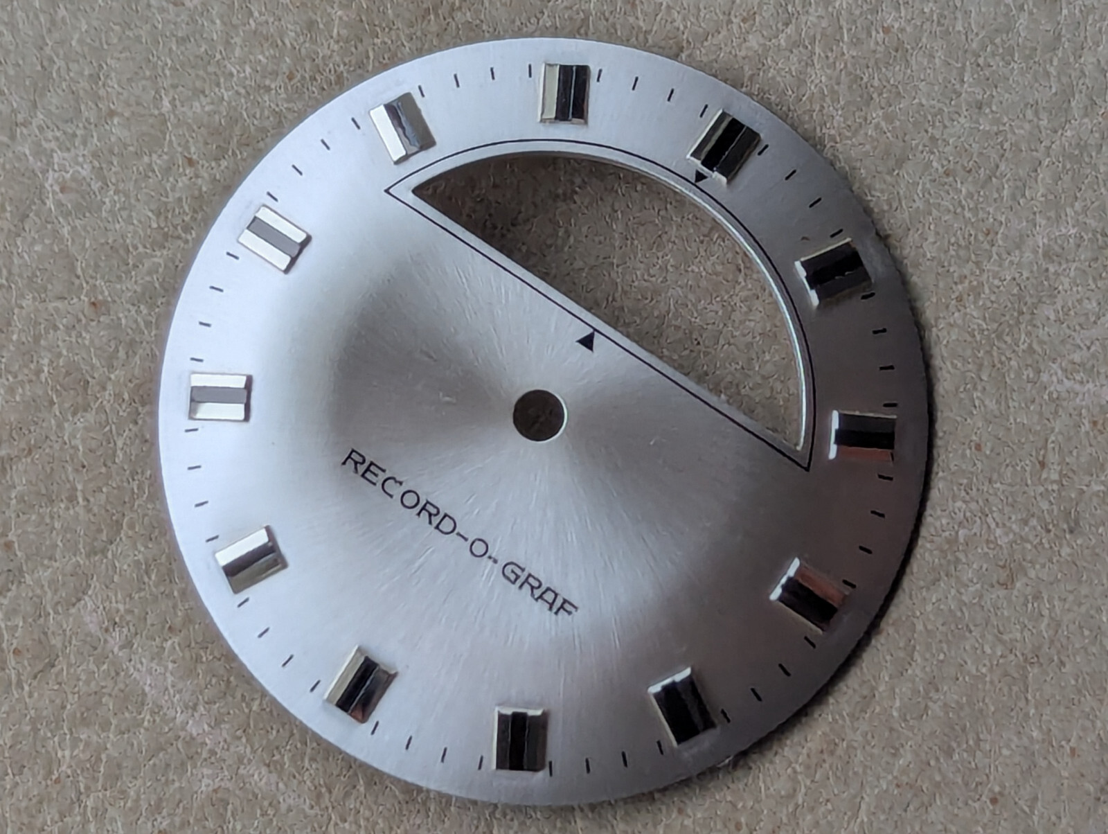 Vintage 1960/70’s RECORD-O-GRAF Satin Sunburst Silvery Gray Jump Hour Dial