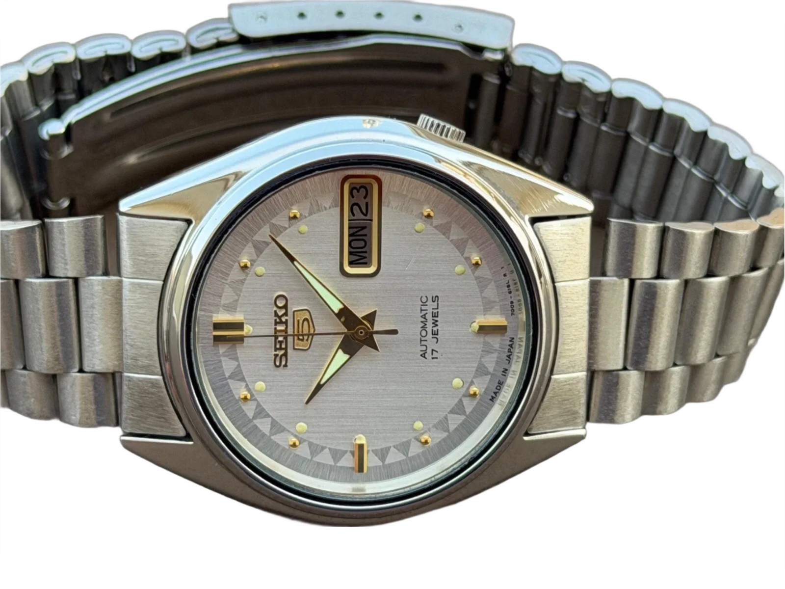 Seiko 5 Automatic Men’s Watch — Silver Dial, 17 Jewels, Vintage — S-124