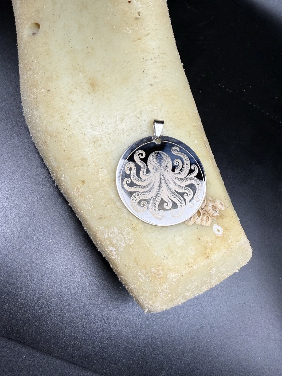 🐙 Stainless Steel Octopus Pendant – Laser Engraved –