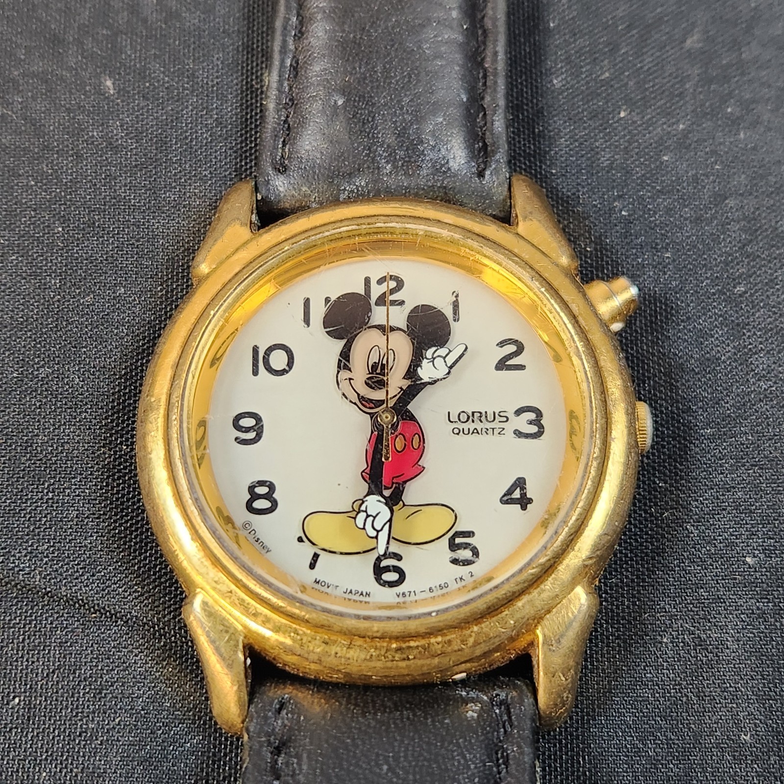 Vintage Ladies Black Band Lorus Mickey Mouse V671-6050 Analog Watch. A12
