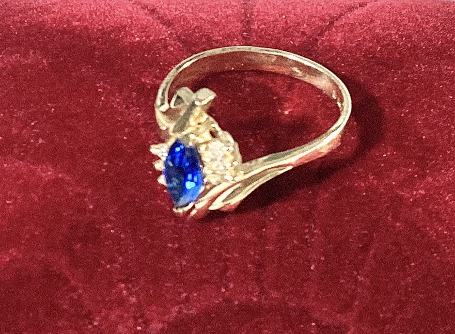 New 10KT stamped yellow gold marquise September birthstone ring women size 8.25