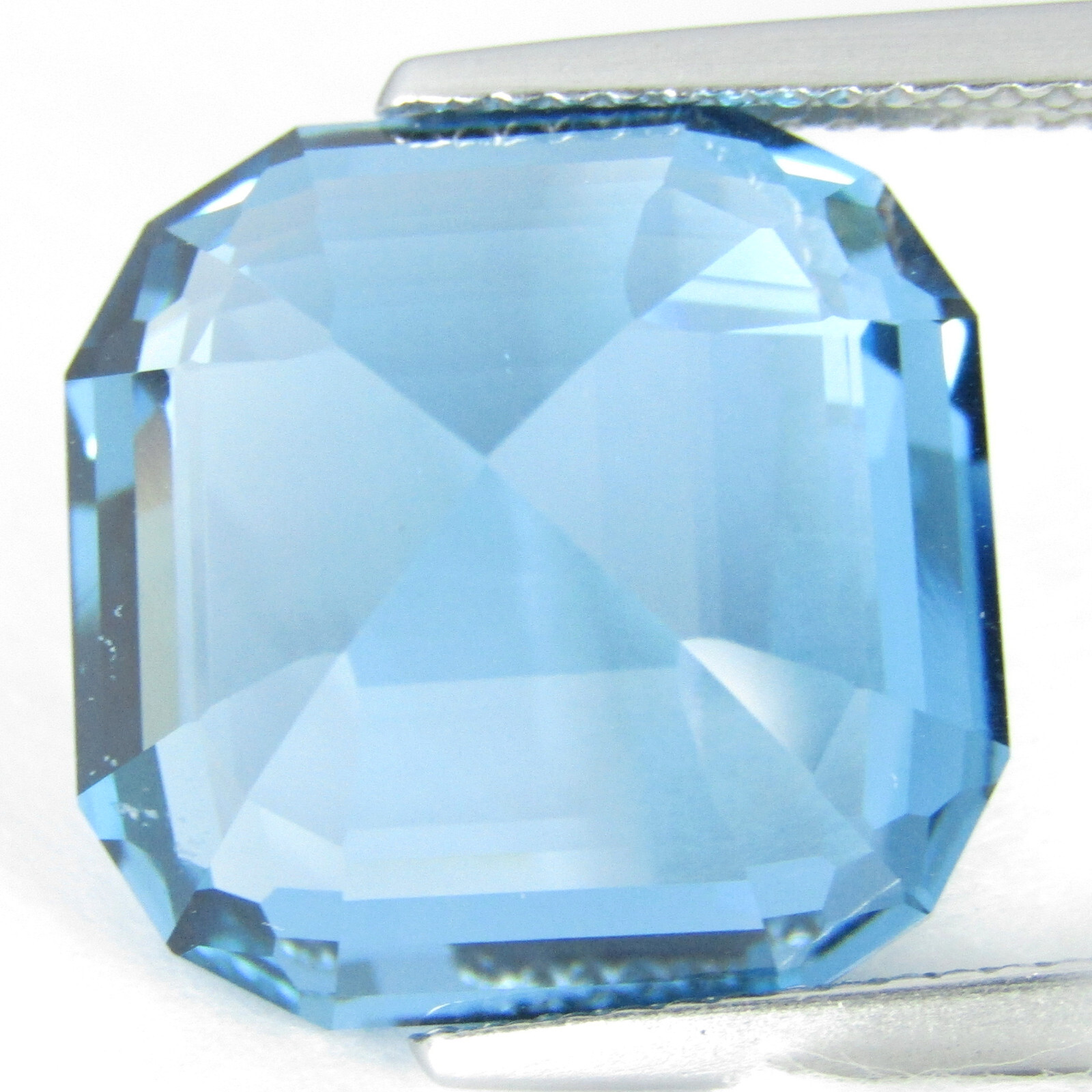 16.04cts Natural Beautiful London Blue Topaz 14.7mm Fashion Radiant Cut Gem
