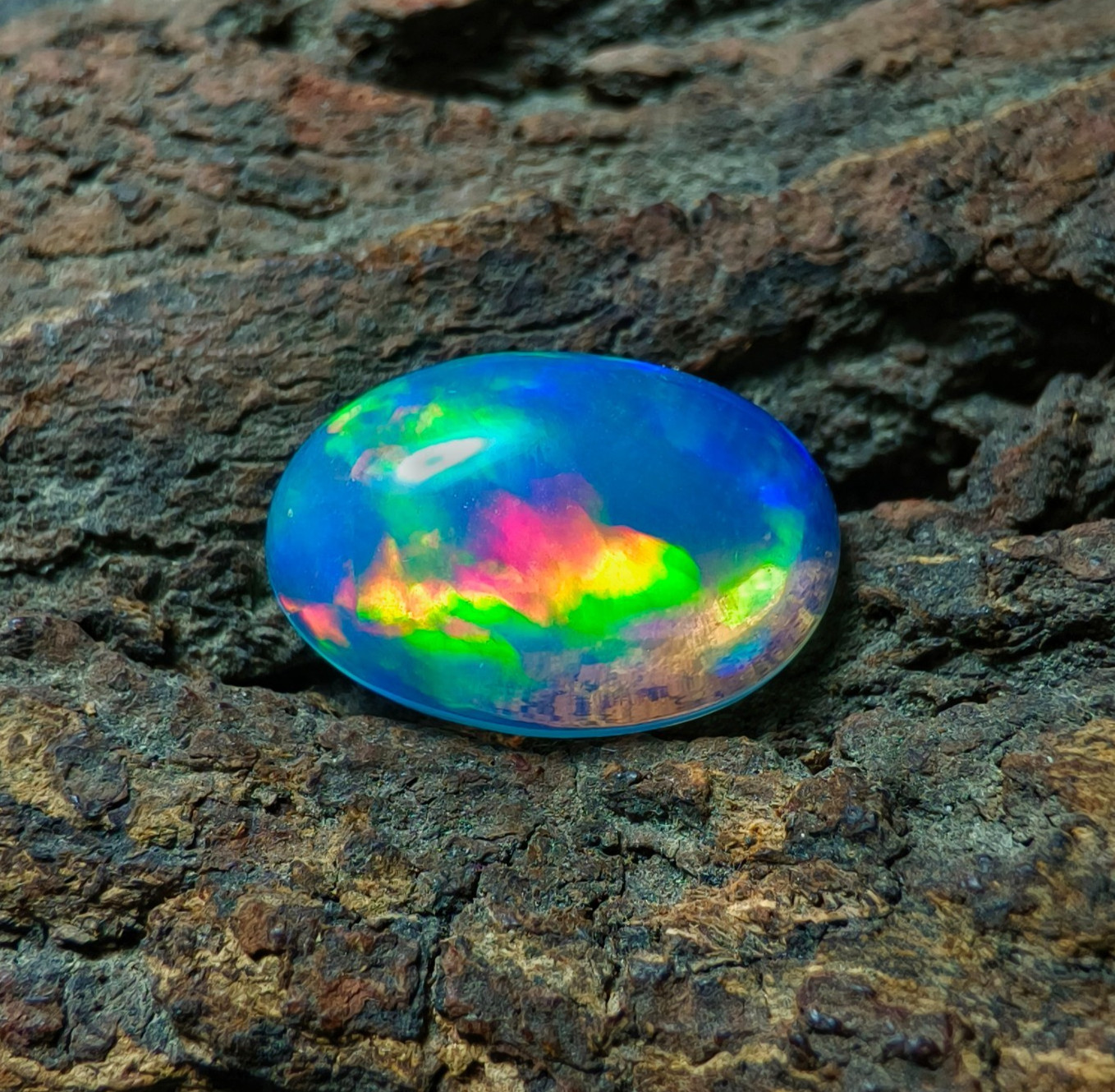 4.70 Ct Opal Rainbow Fire Natural Ethiopian White Loose Opal Gemstone 16x11x5 MM