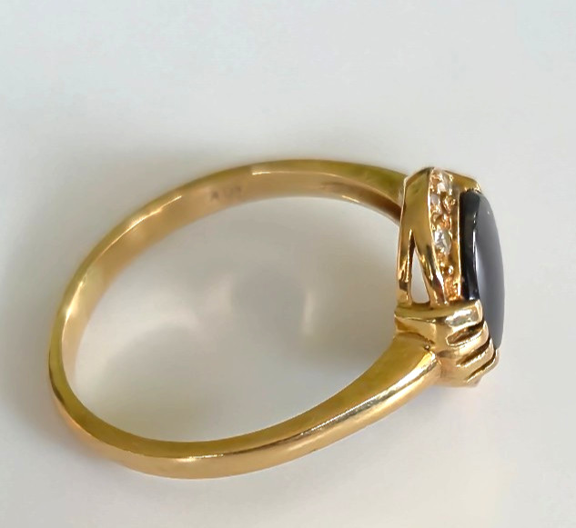 10K TRG Yellow Gold Ring – Black Onyx with Diamonds – Size 8, Weighs 2 Grams