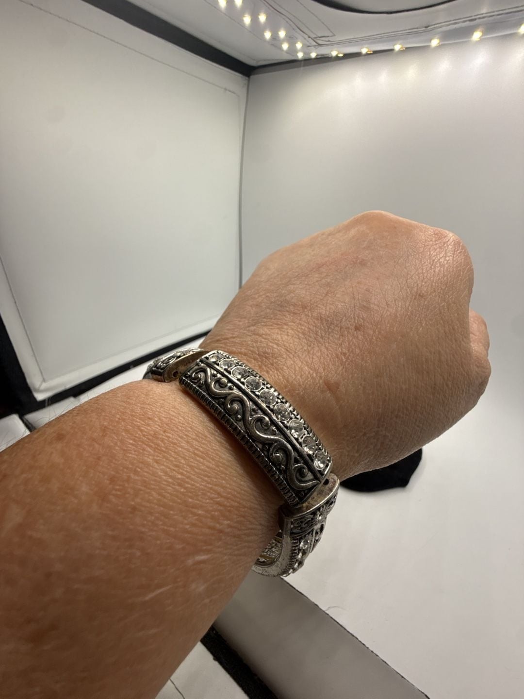 Vintage Silver Tone Filigree Hinged Bangle Bracelet with Clear Rhinestones