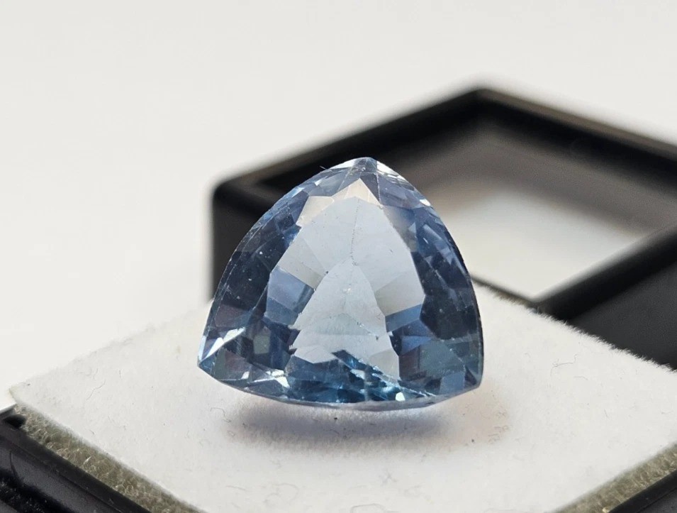 Natural Aquamarine Blue Colour 10+ Ct Trillion Cut Loose EGL Certified Gemstone