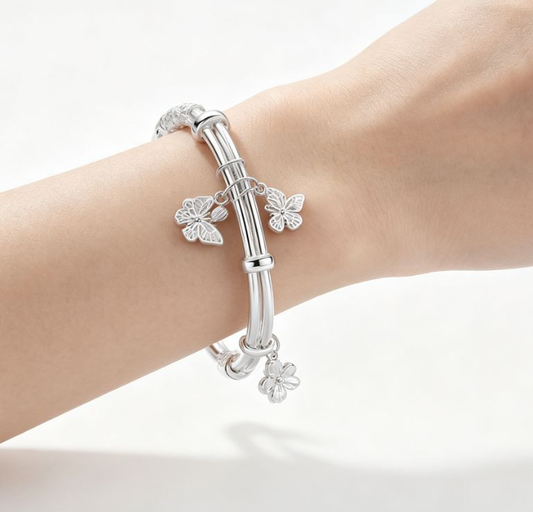 1pcs Silver butterfly bracelet, vintage style, adjustable bracelet