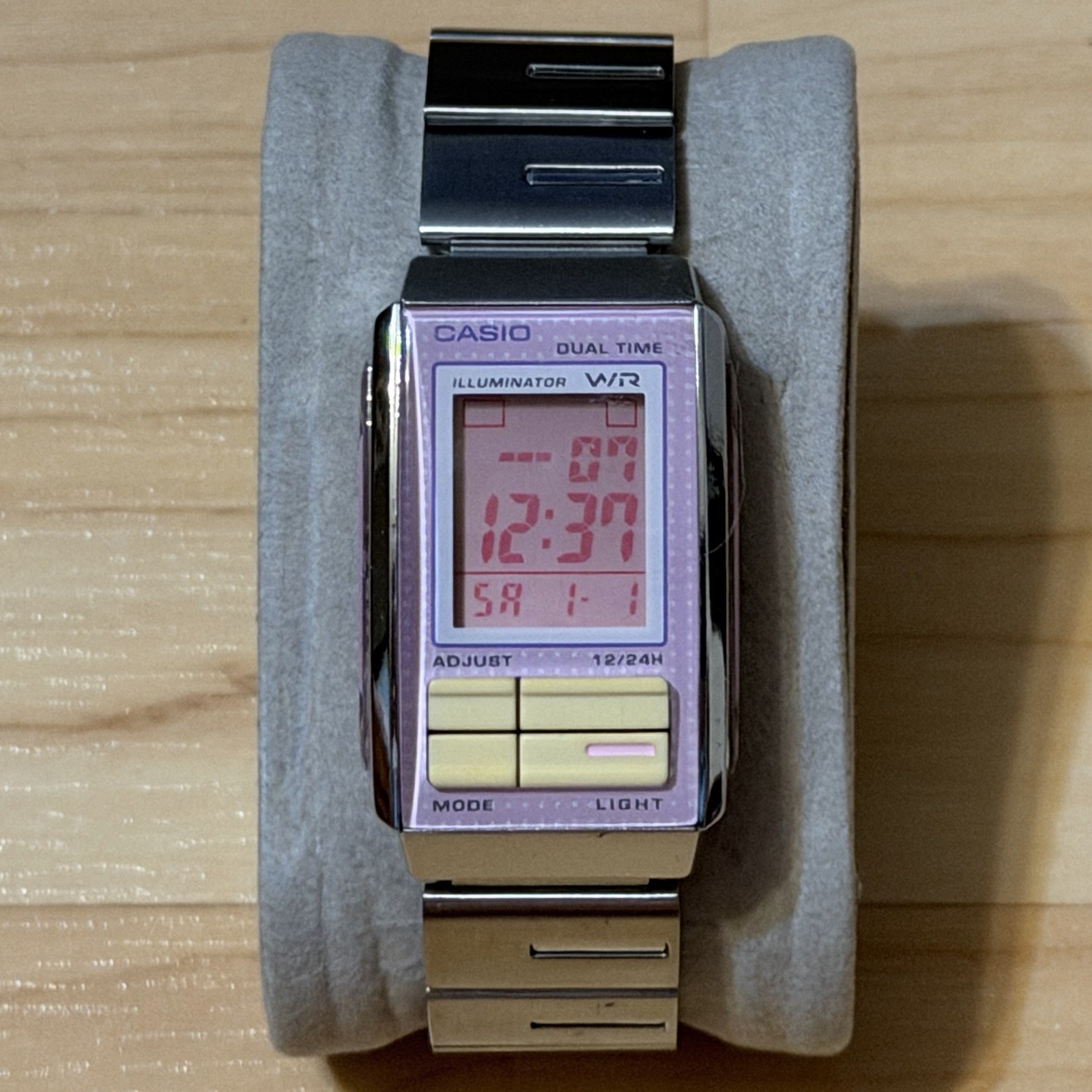 Casio LA-201W Vintage Silver Display Illuminator Futurist Digital Watch LA201