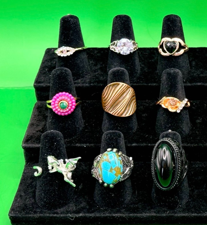 Lot 18 Gold & Silver Tone Rings Including 1 Premier Design Sizes 6 to 6.5 R-6