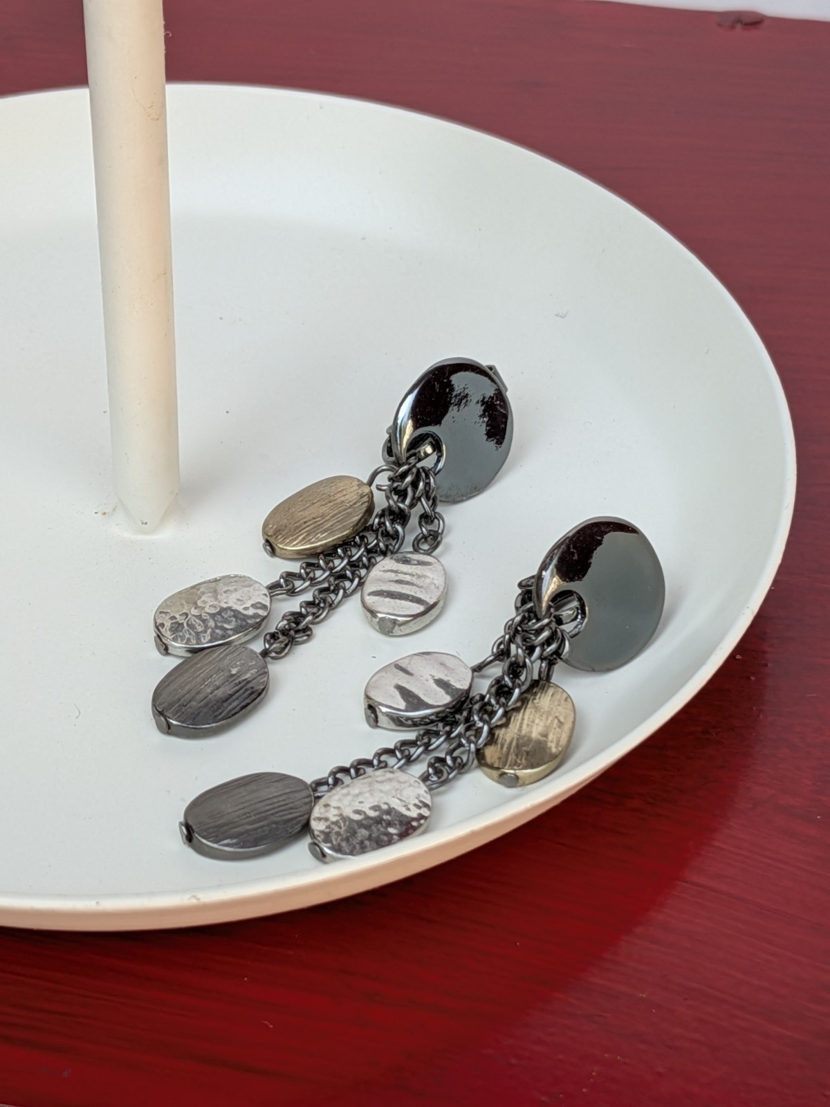 Textured Mixed Metal Oval 2¾” Dangle Clip Earrings Black Silver Gold Tone Chain