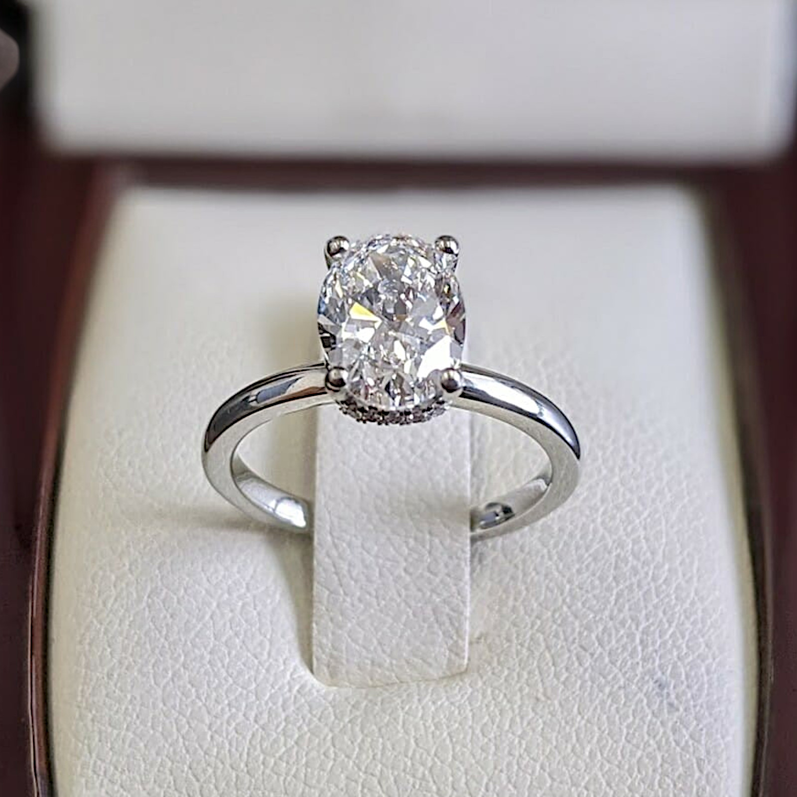3.20 Ct Oval Cut IGI Certified Lab Grown Diamond Engagement Ring in 950 Platinum
