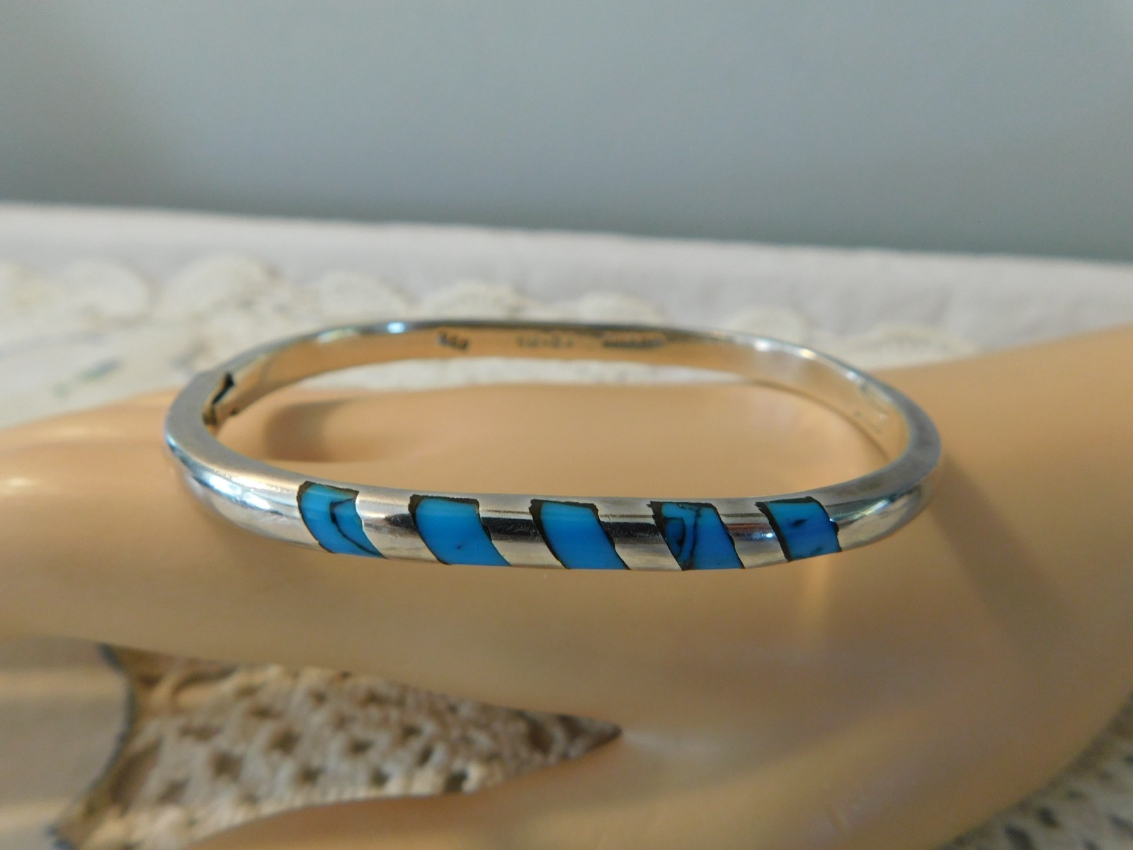 Taxco Sterling Silver Turquoise Hinged Bangle Bracelet Vintage Mexico 925 TC-116