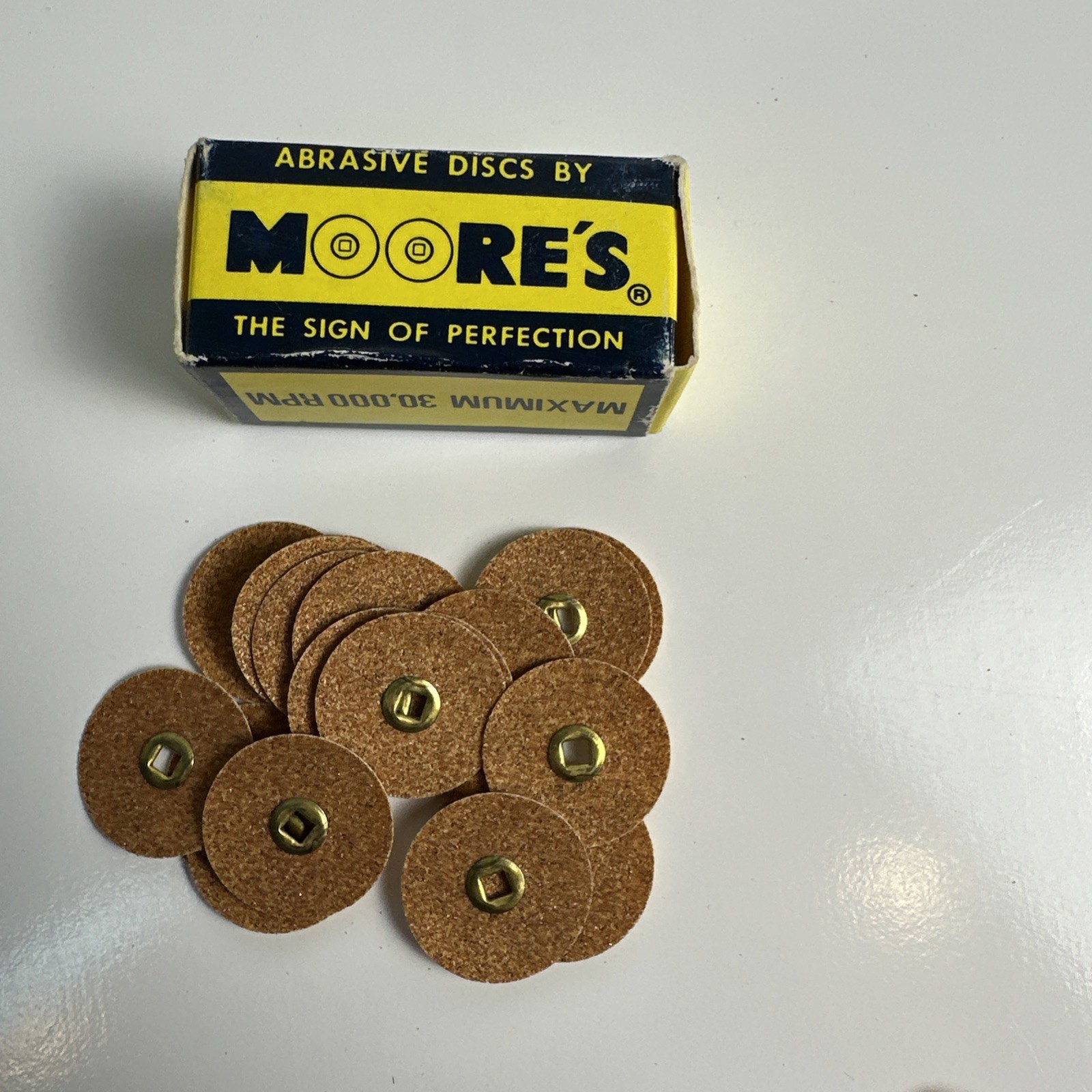 Moore’s Sanding Discs Diameter 7/8″ – Grit: MEDIUM Open Box 20 Discs Only VTG