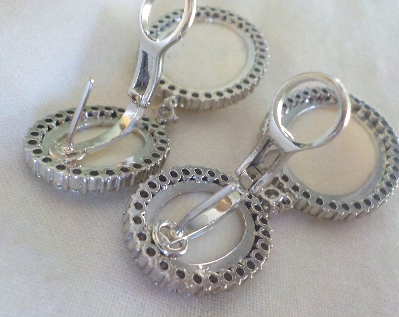 18k White Gold Chandelier White Coral 2.56ct Diamond Earrings -22.73 gm, 1.90 in