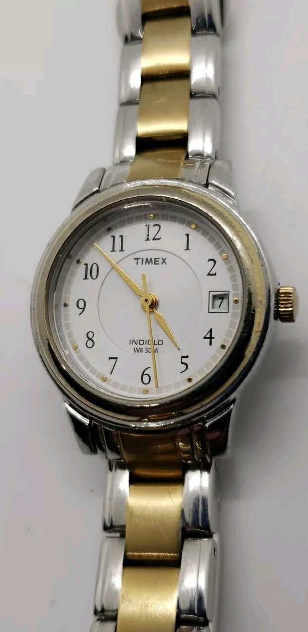 Timex Ladies Two Tone Traditional Dress Sport 26.5 mm Indiglo Wr 50m New Battery