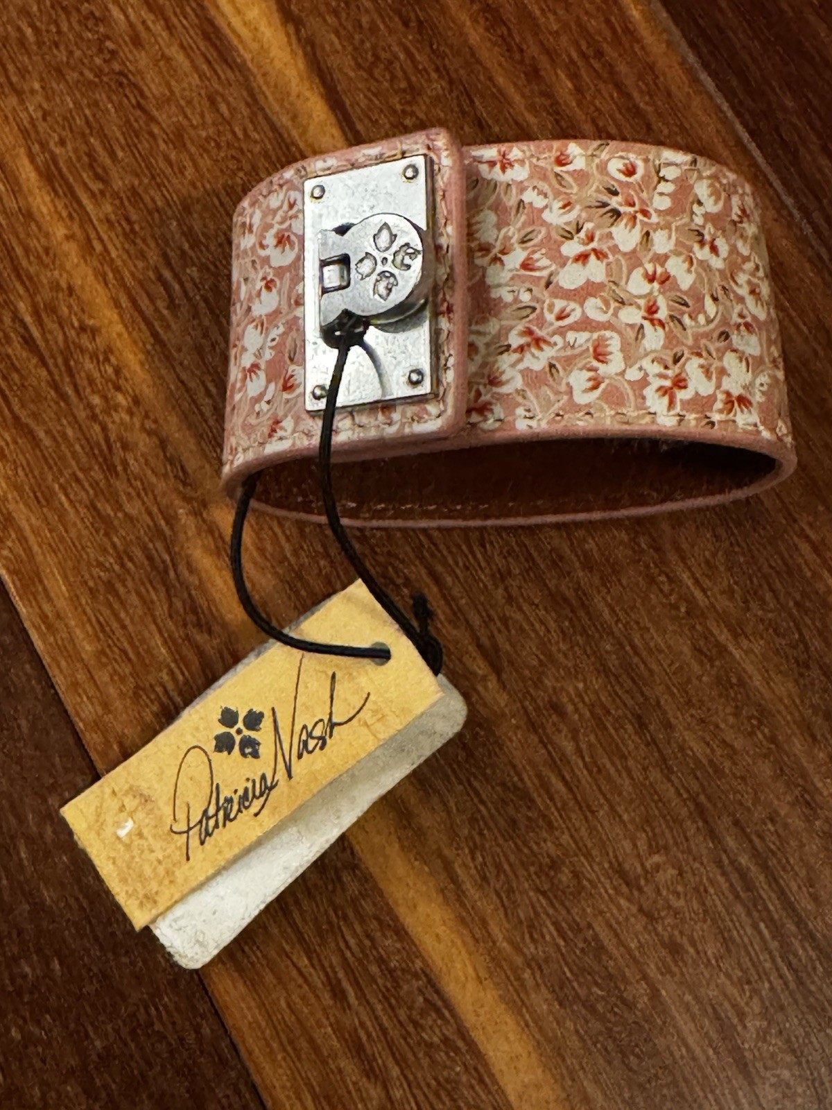 Patricia Nash Leather Wrap Flip Lock Bracelet Pink Floral Brand New Tags