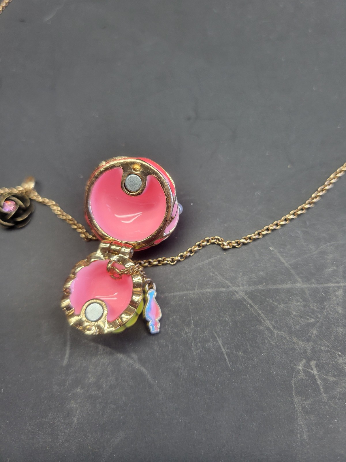 Betsey Johnson Metallic Xox Trolls Cupcake Pendant ** SEE DETAILS & PICS !! **