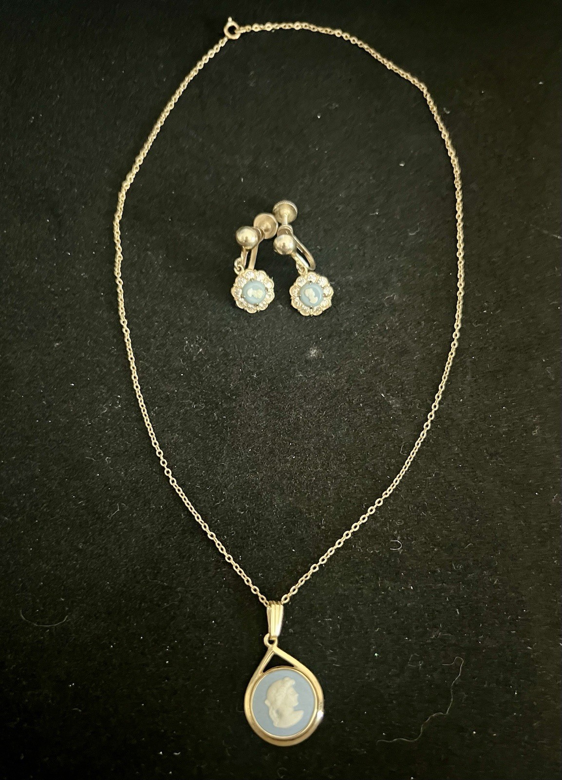 Vintage Wedgwood Blue Jasperware Cameo Pendant & Chain(12K GF) &Earings