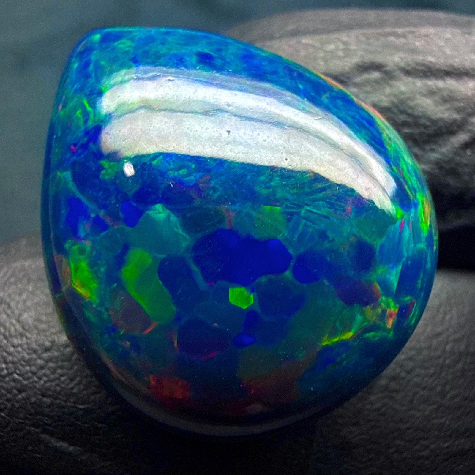 Natural opal, Ethiopian fire black honeycomb opal for jewelry 23.10 Ct 24×20 mm