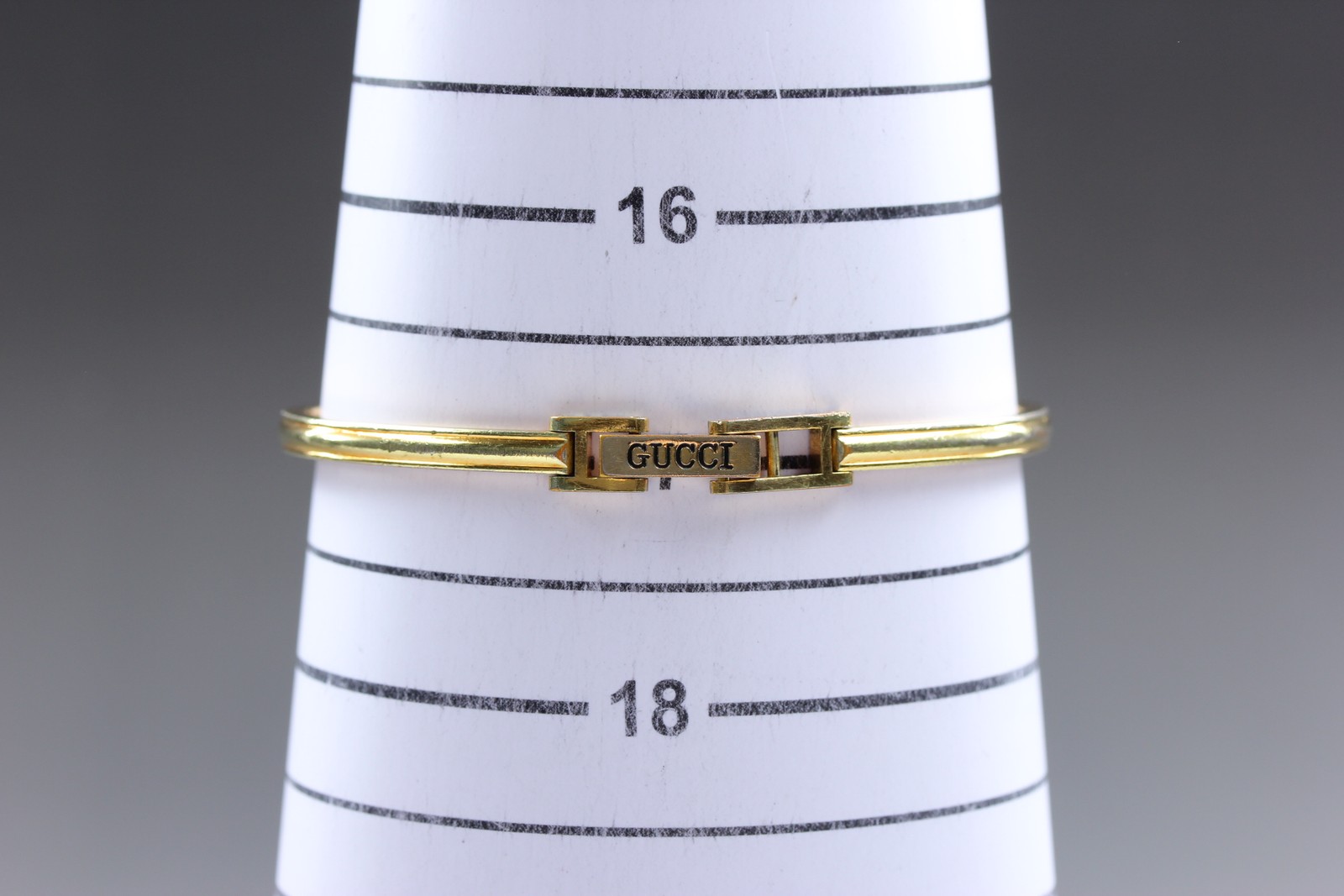 [Near MINT] Gucci Change Bezel 1100-L Gold White Dial 26mm Quartz Women’s Watch