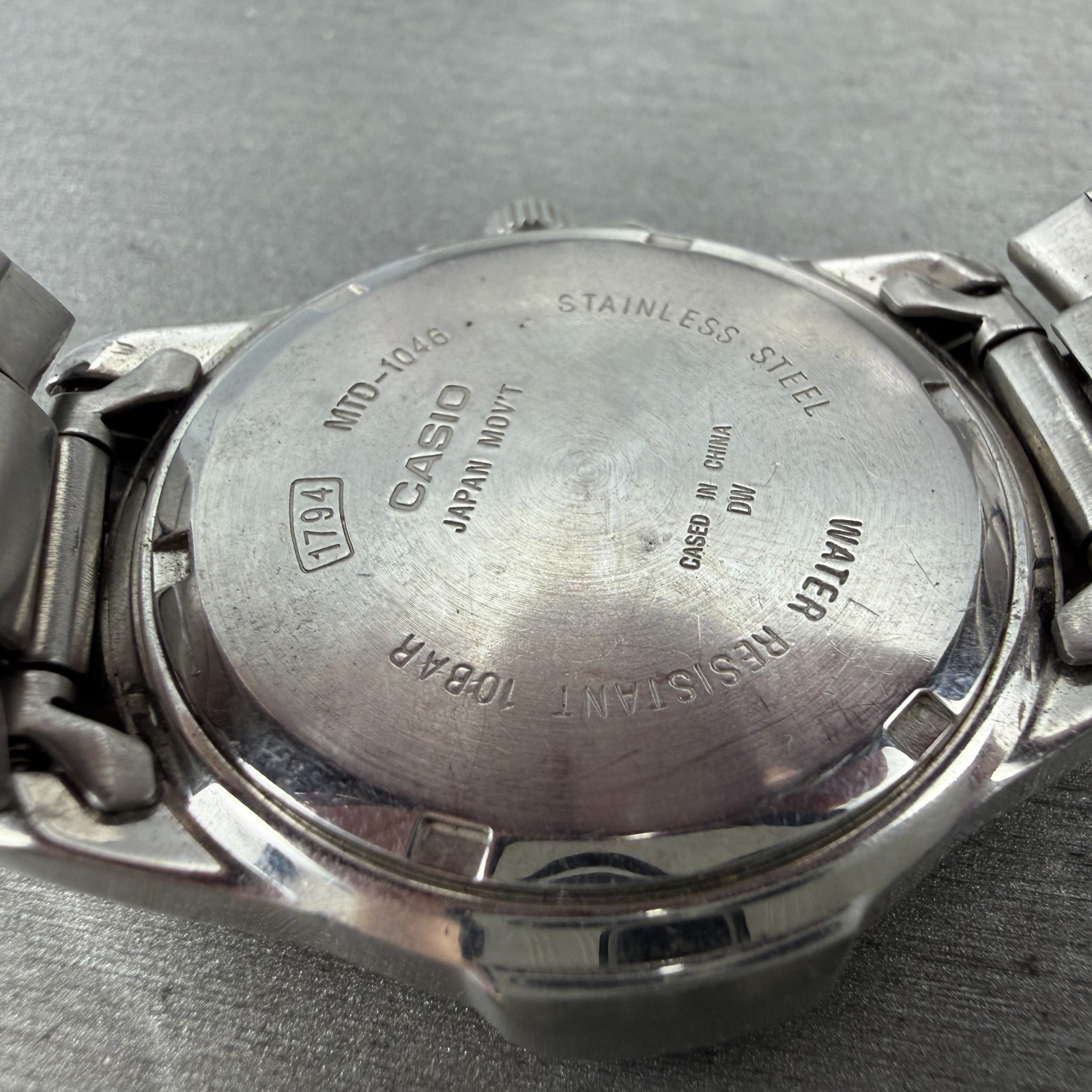Casio Dive Watch Men 38mm Silver Dial Silver Tone Daydate Round MTD-1046 NewBatH