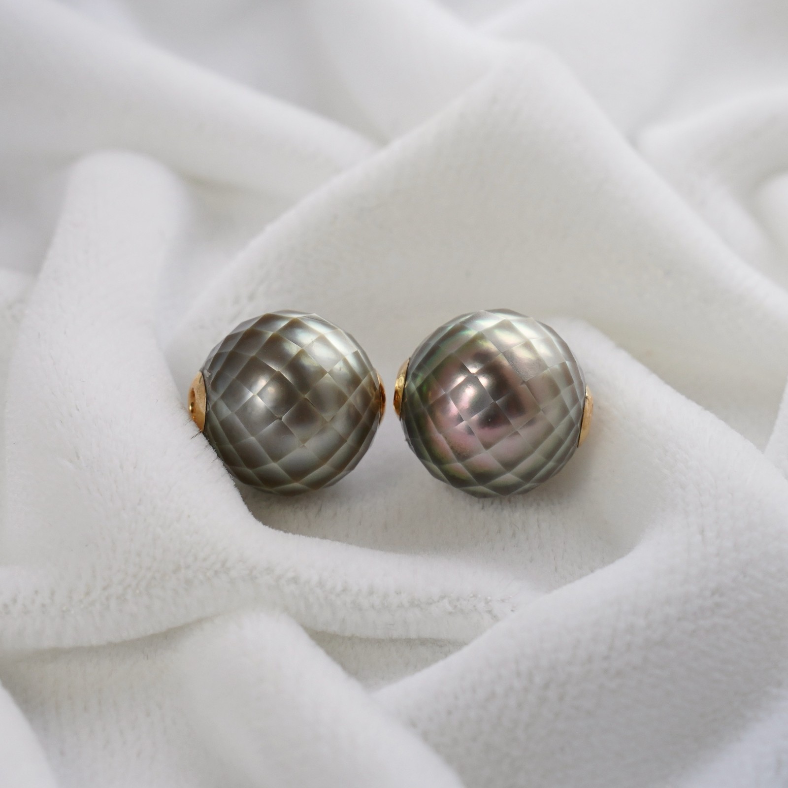 2PCS Faceted 10.2mm Round Gray Tahitian Loose Pearl,Full Drilled,18K Yellow Gold