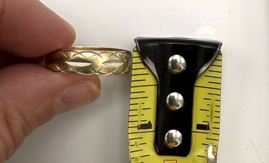 14k Yellow Gold ArtCarved Wedding Band Ring Etched Size 10 & 3.9 Grams