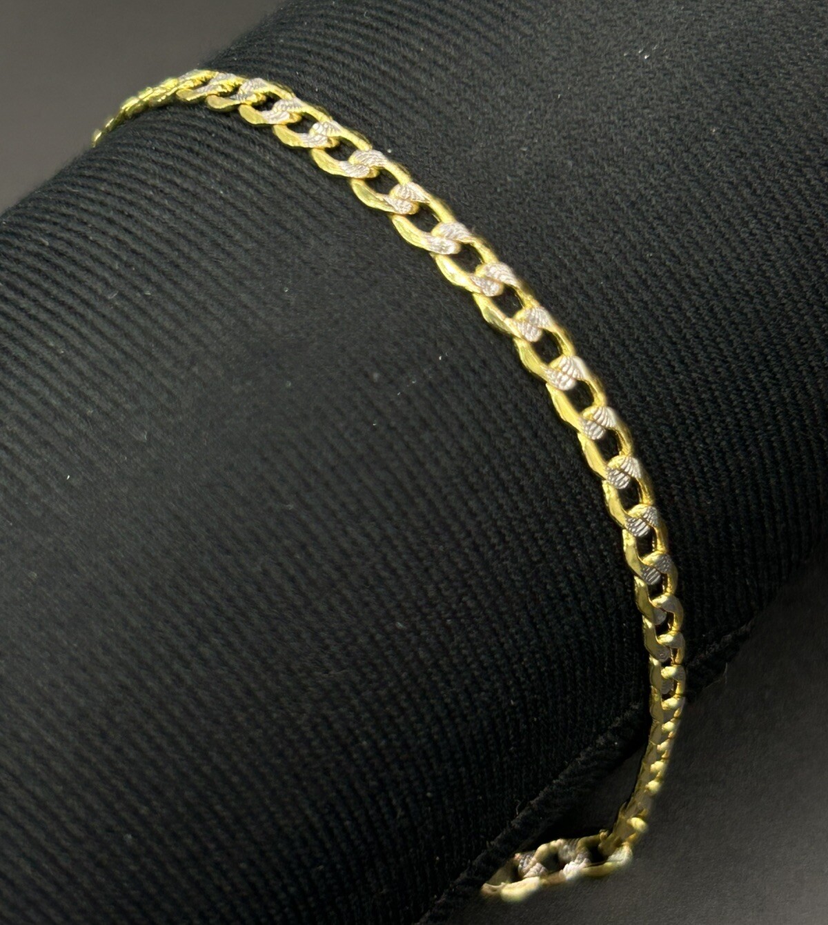 14k Solid Gold Diamond Cut Bevelled Curb Bracelet 7.2’in