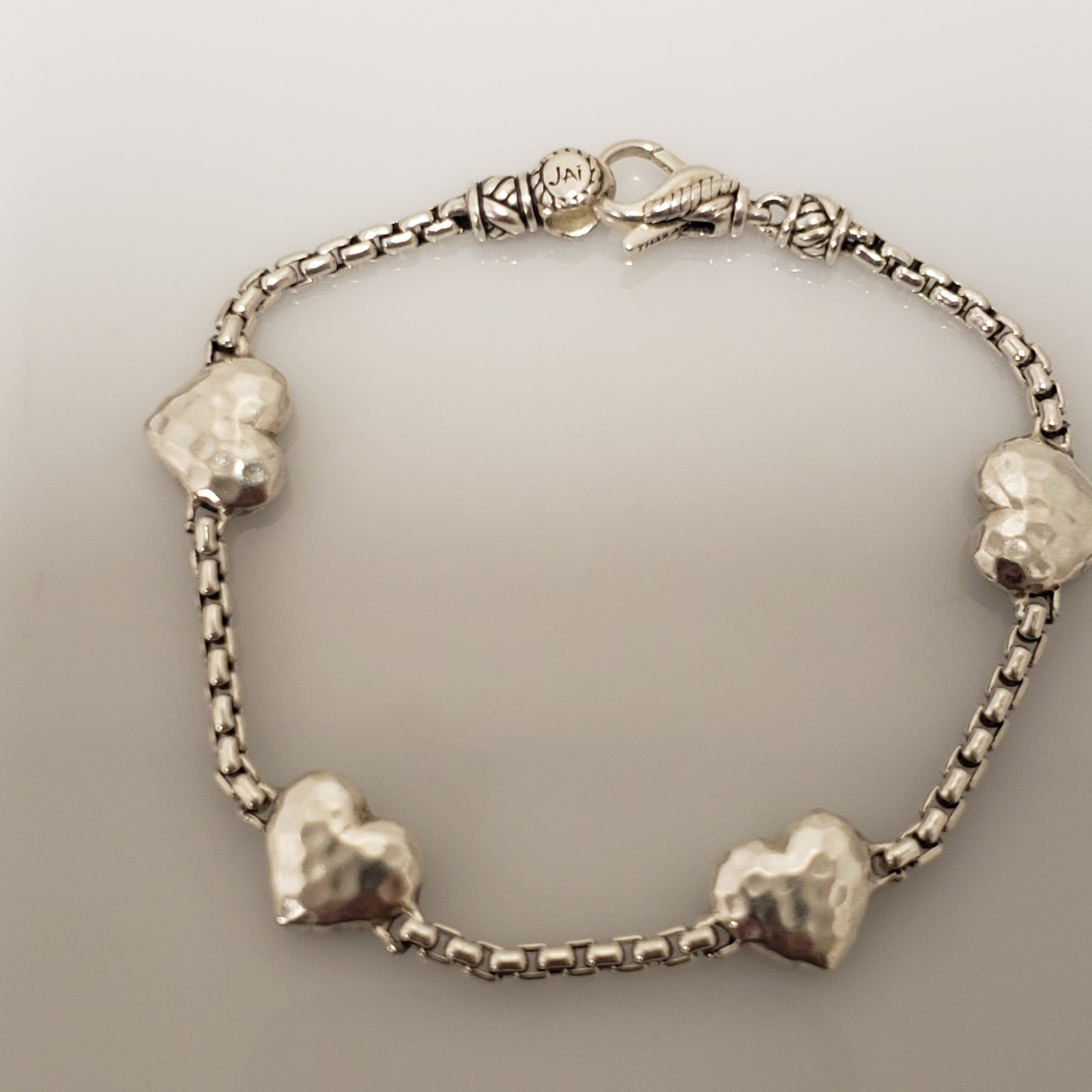 JAI Sterling Silver Symbols of Lover Hammered Heart Bracelet 7″ .31