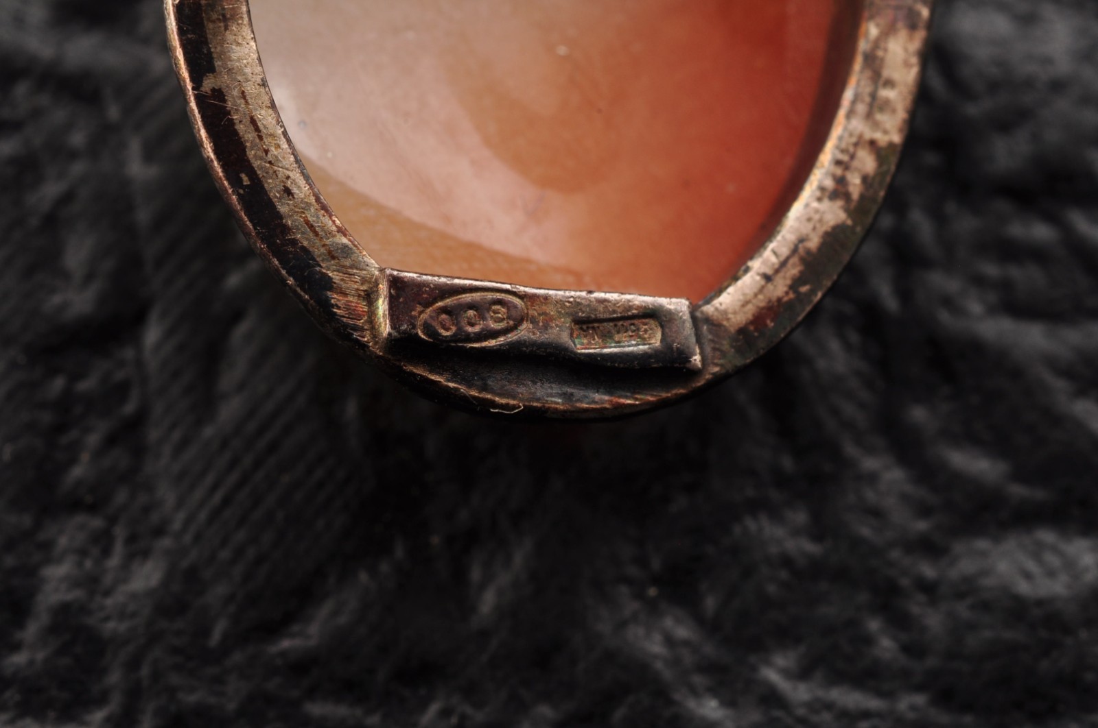3 items vintage 925, 800 silver oval shell cameo brown and white (Total 75.5ct).