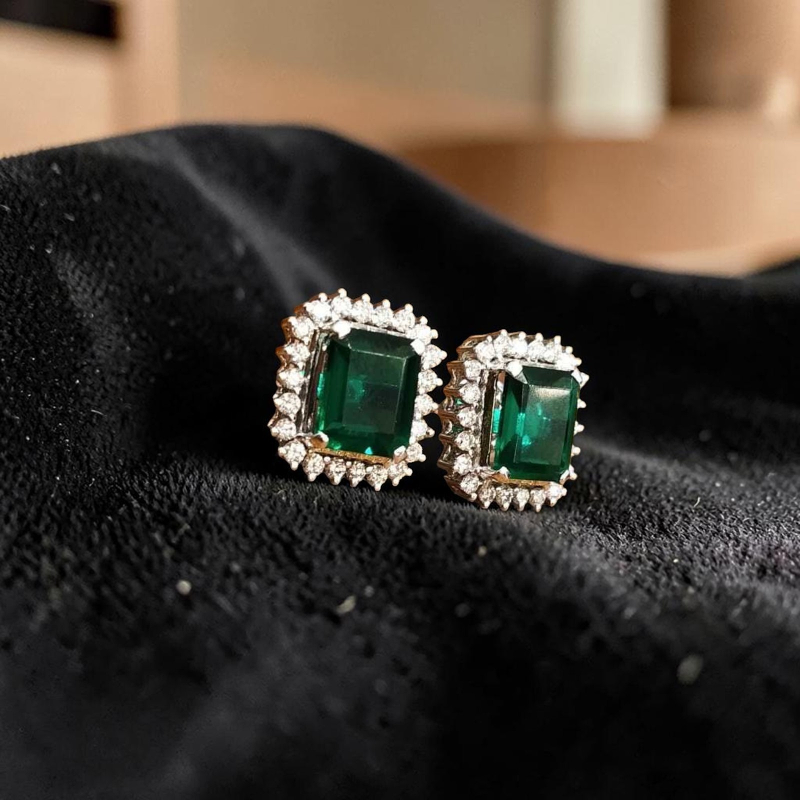 Classy 6.45 Cts Round Brilliant F/VS1 Diamonds Emerald Stud Earrings In 14K Gold