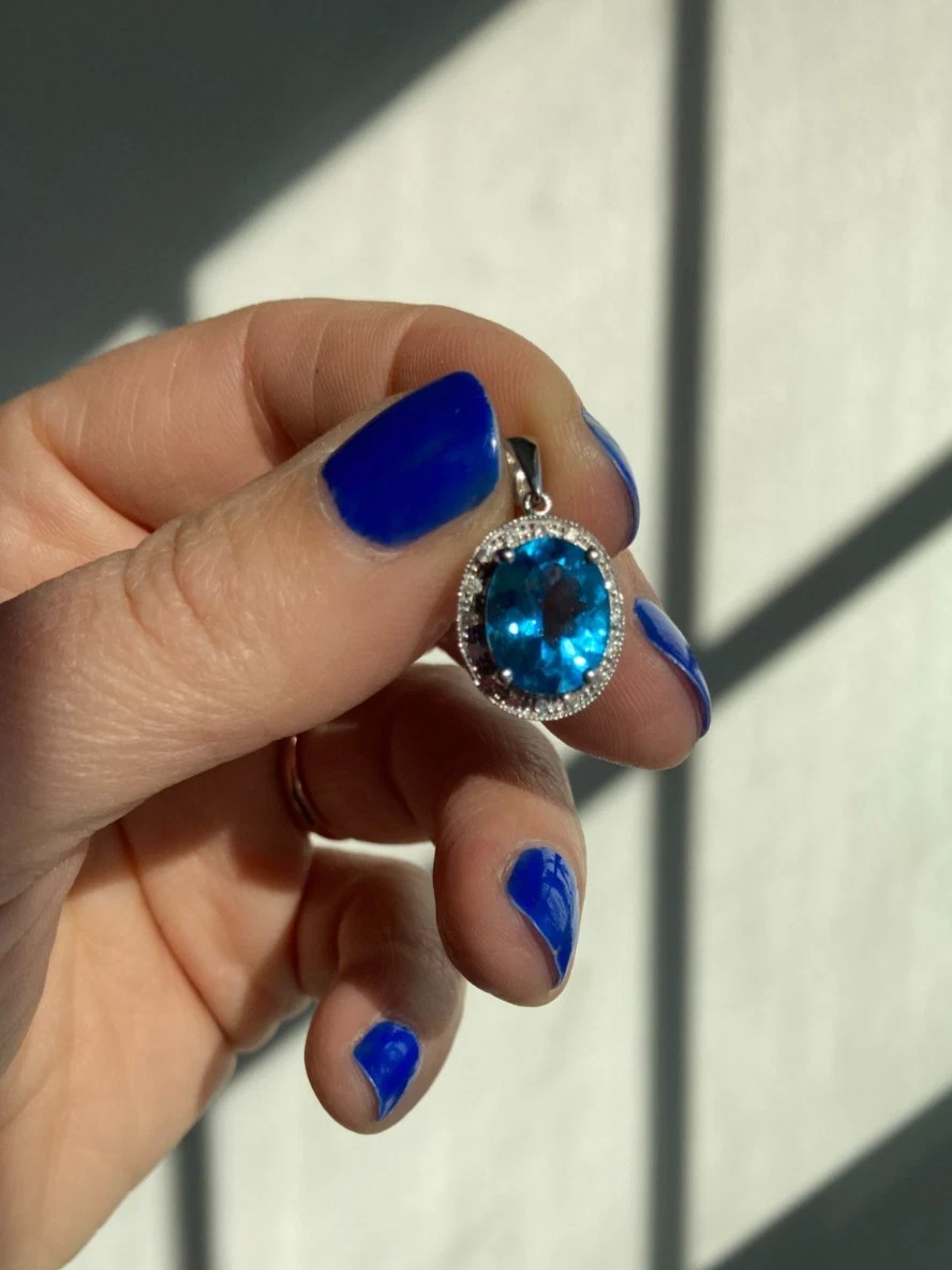 4.00Ct Oval Cut Natural Blue Sapphire Gemstone 14K White Gold Luxurious Pendant