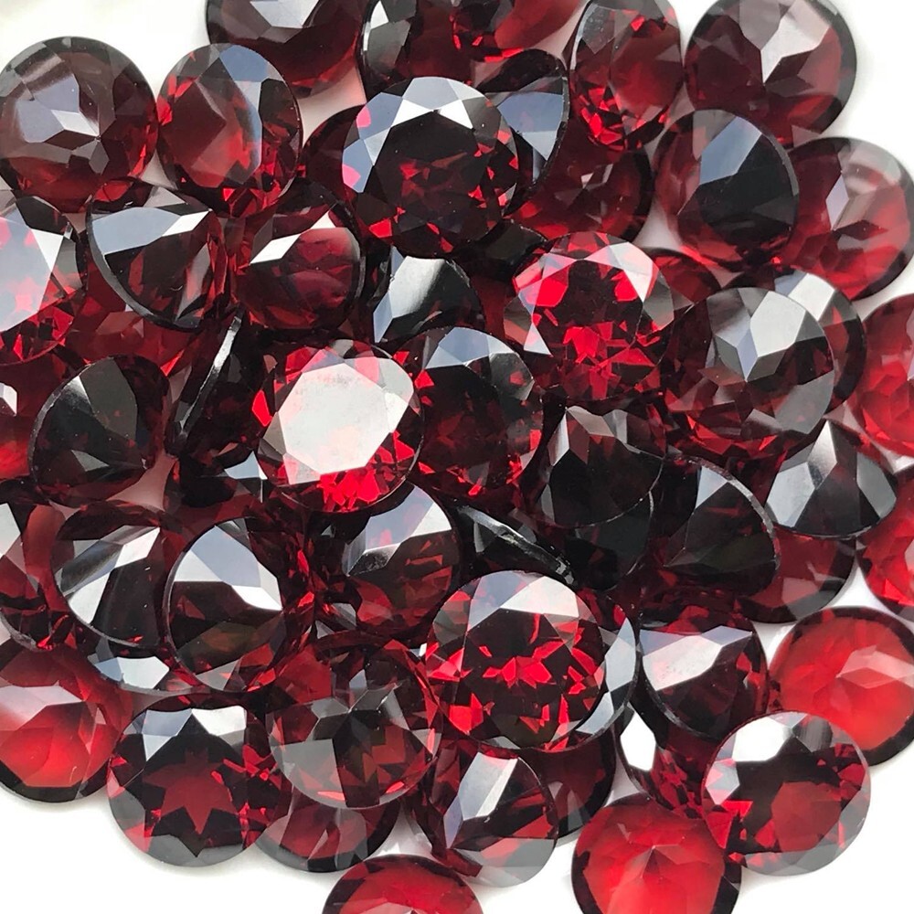 Round 7mm 2pcs 3CT. Outstanding! Natural Red Mozambique Garnet Africa VVS