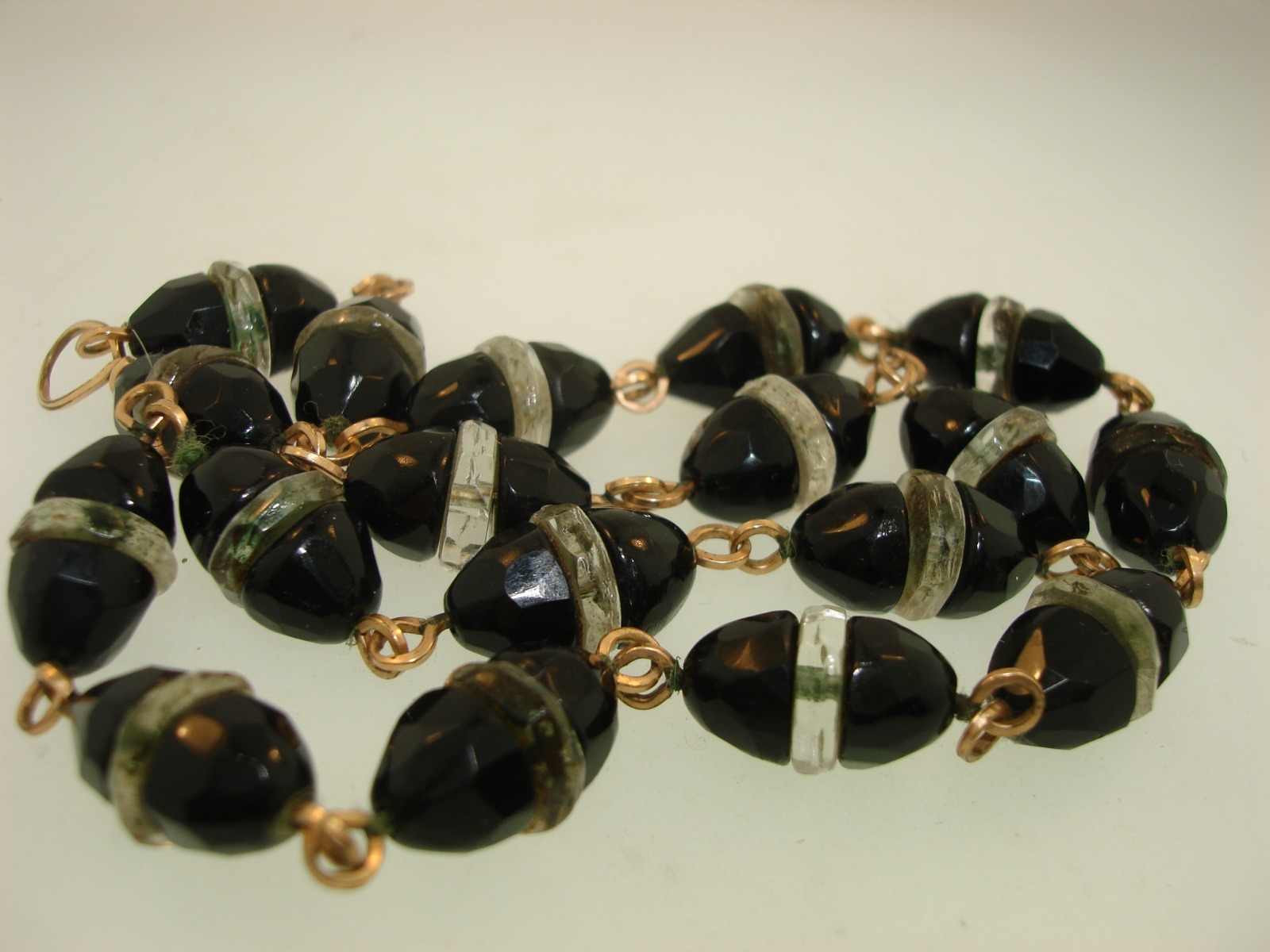 VINTAGE 1940’S FACETED BLACK & CLEAR ROUNDELLE GLASS BEAD CHOKER NECKLACE!