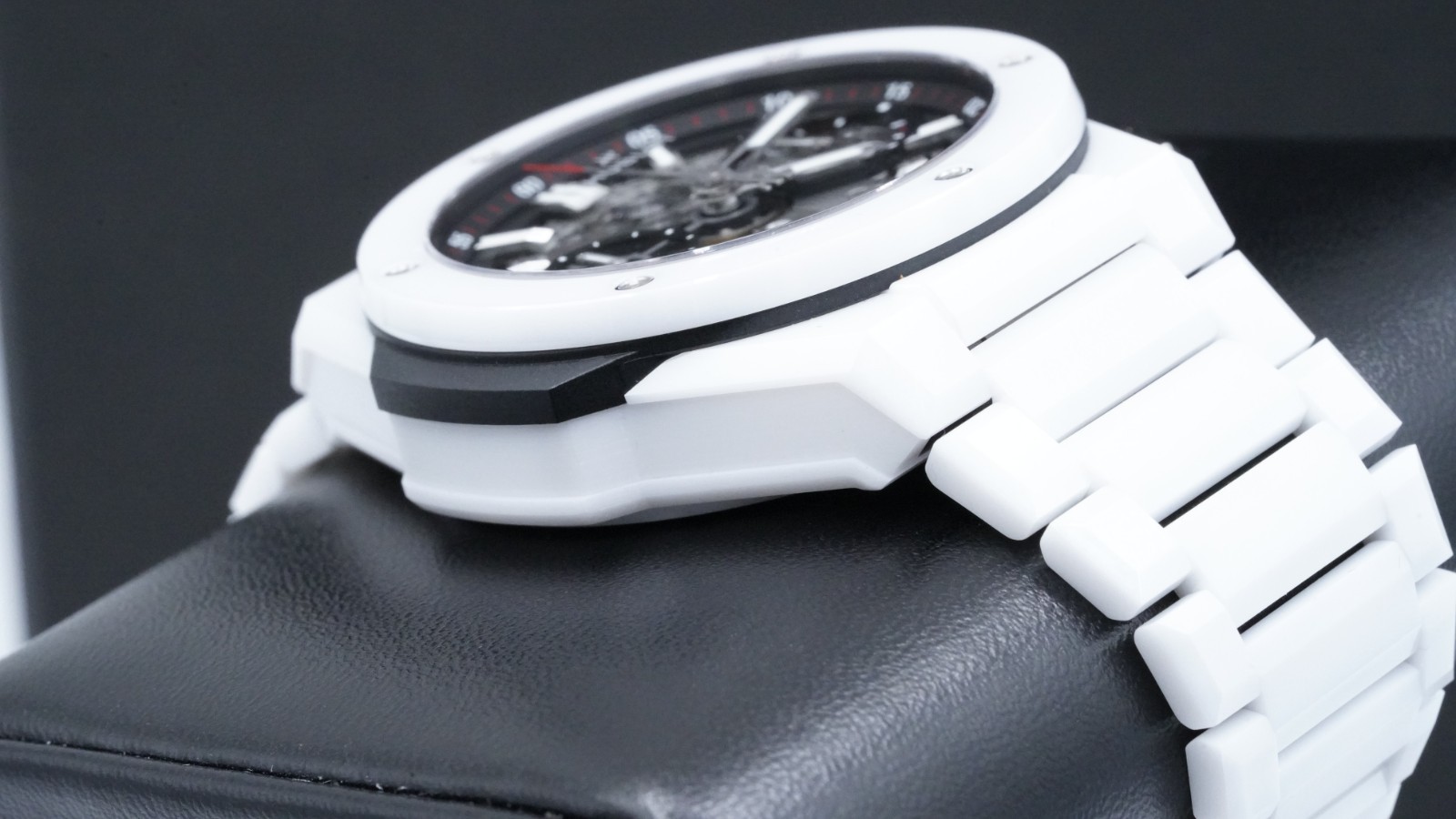 Hublot Big Bang Integrated White Ceramic 42mm *5 YEARS WARRANTY!* 451.HX.1123.HX