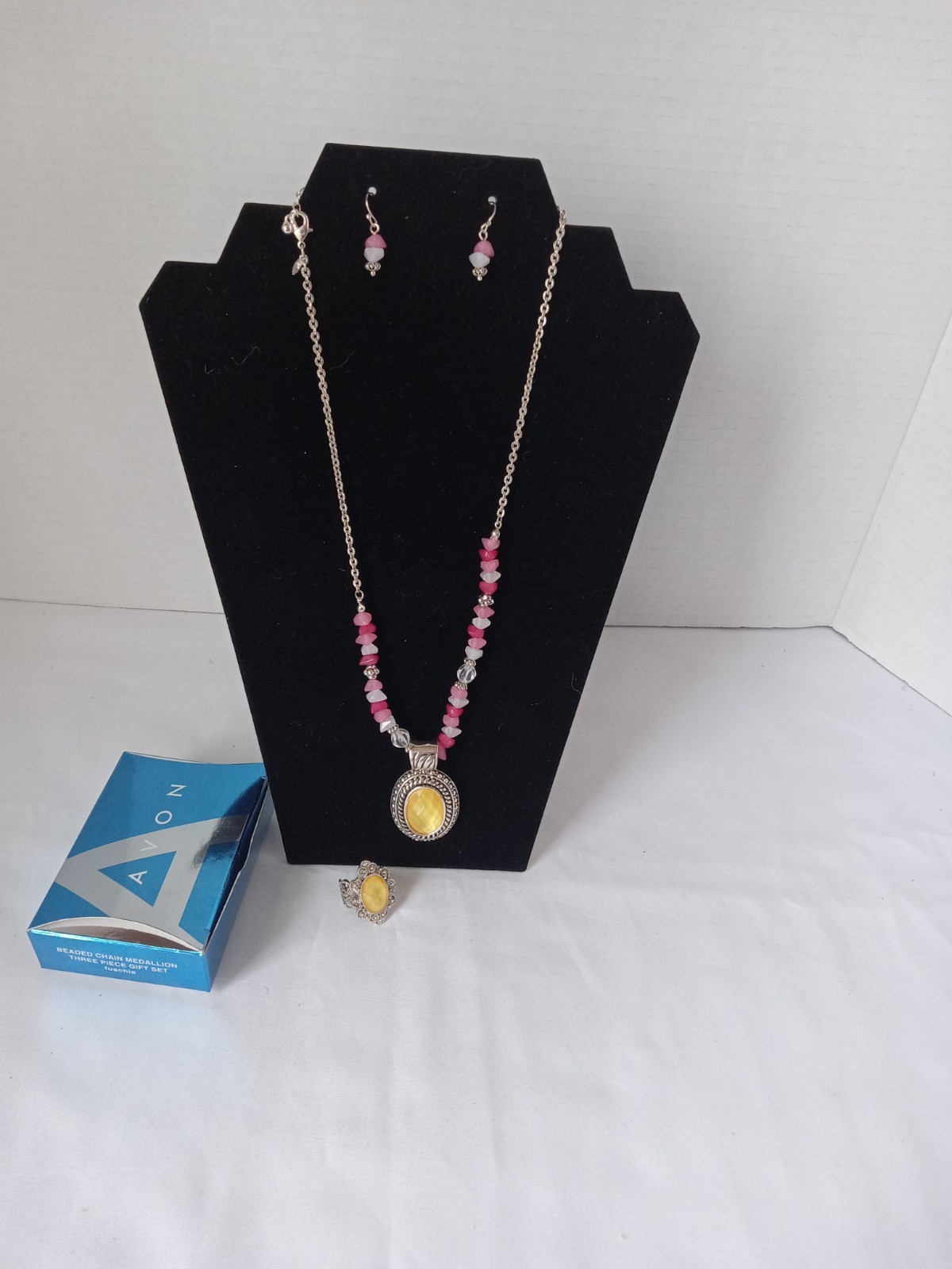 3 piece vintage set , Necklace, Earring & ring Set. 16″ +