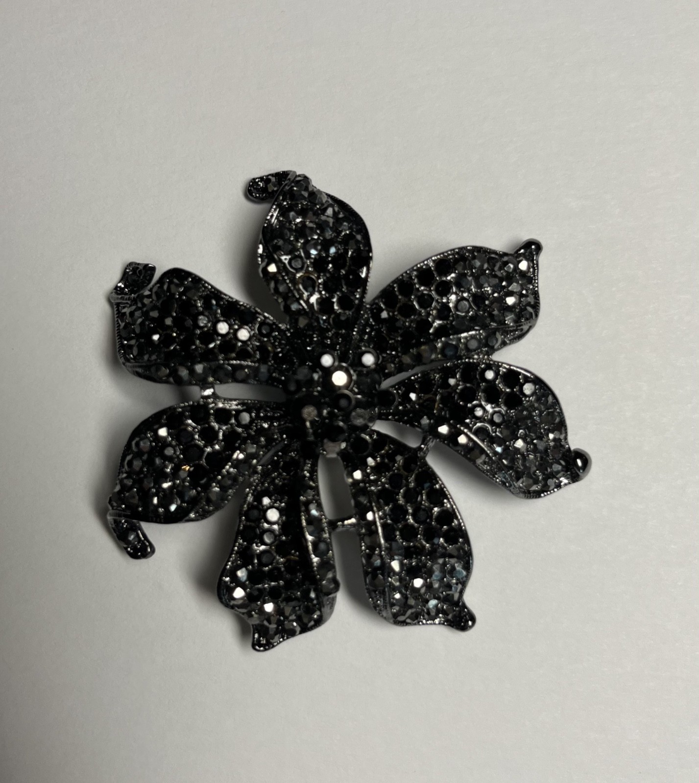 Vintage Antique Black Crystal Rhinestone Enameled Metal Flower Brooch Pin