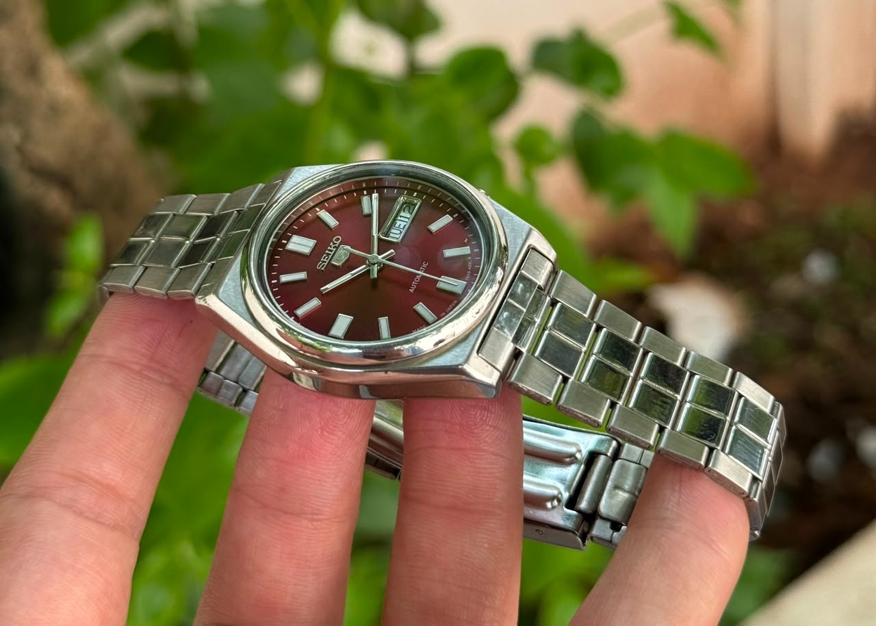 Lot Of 2 Vintage Seiko 5 SNXS 7009 Automatic Men’s Wrist Watch Day Date Japan
