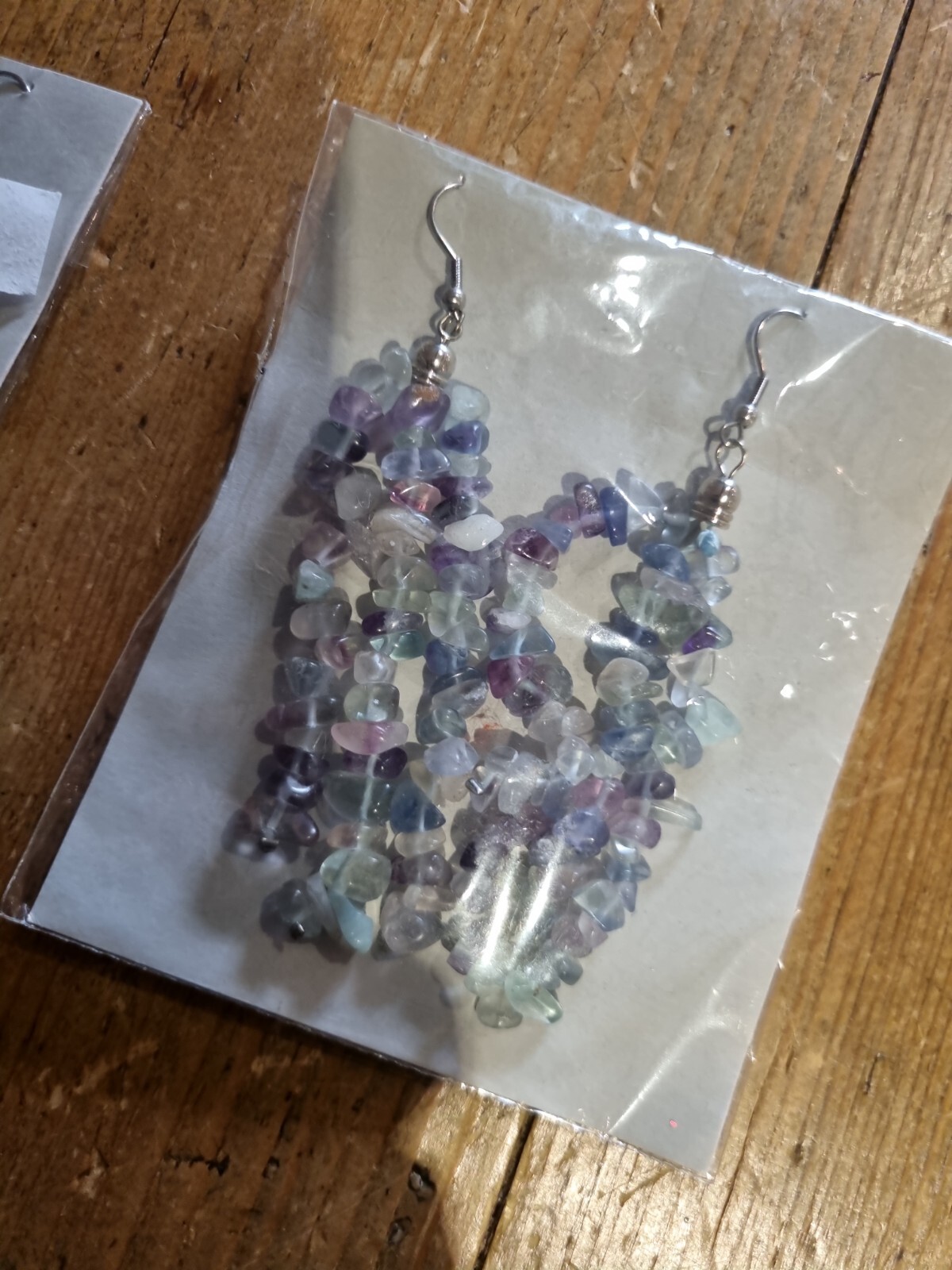 job lot costume jewellery earrings 3no in total. Lot 3 approx 75mm drop.