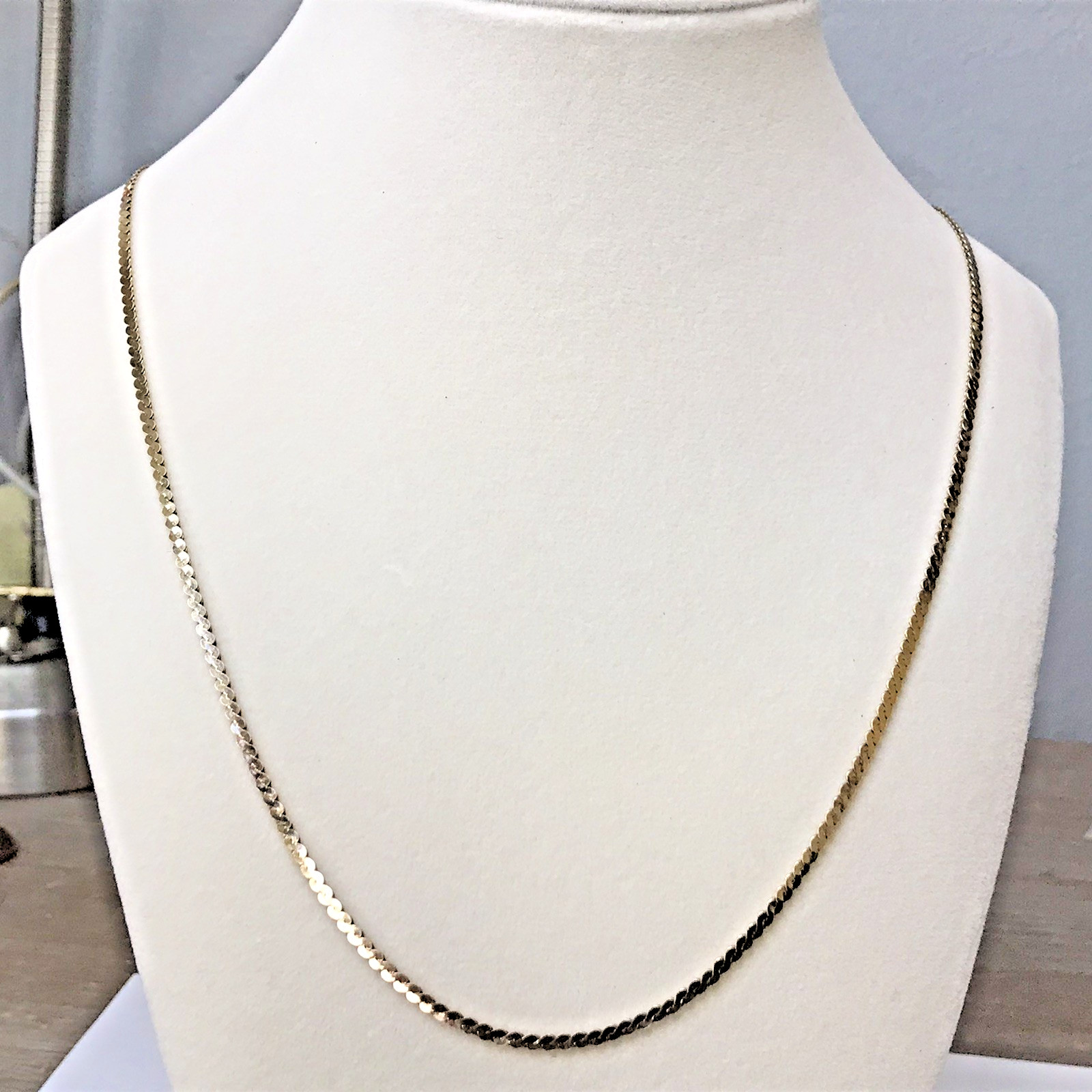 Italy 925 Sterling Silver gold toned sequin chain 24″ Necklace 2.1mm 7.36grams