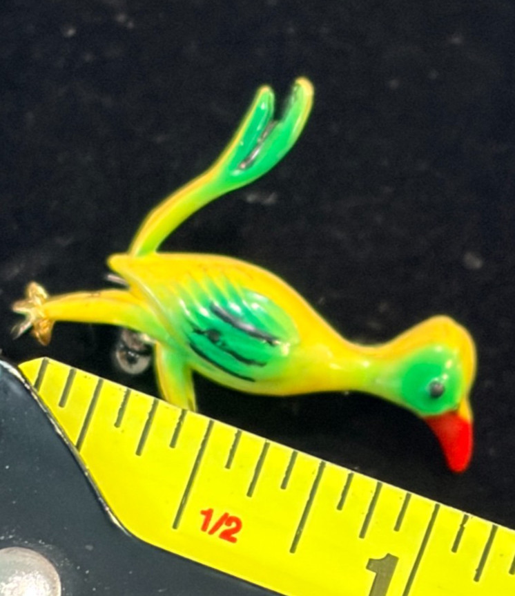 vintage Republic of Korea (ROK) enamel roadrunner bird brooch
