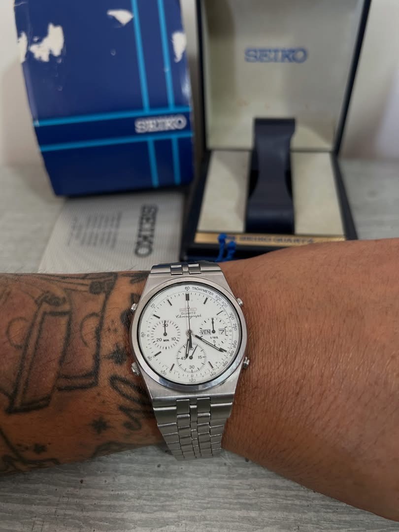 seiko vintage quartz chronograph