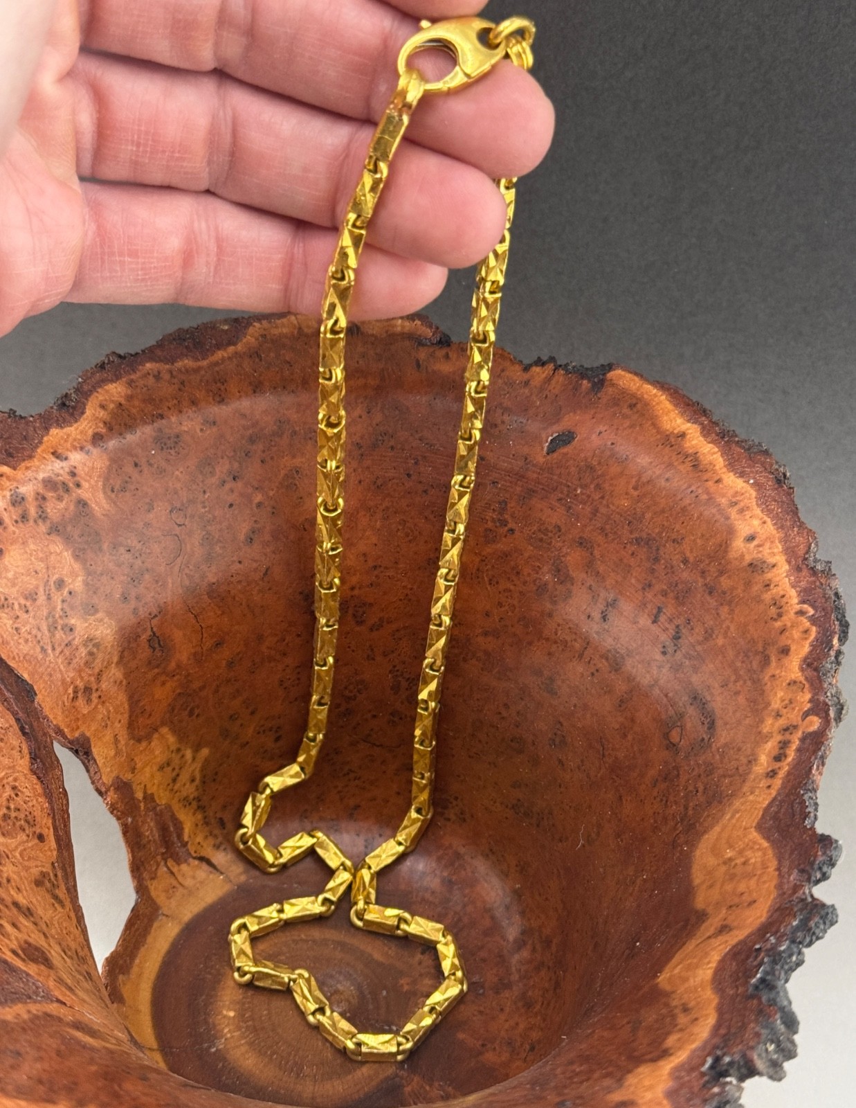 22-23 Karat Gold Baht Chain 20″ Long 40mm Thick Links Diamond Cut 63.8 grams